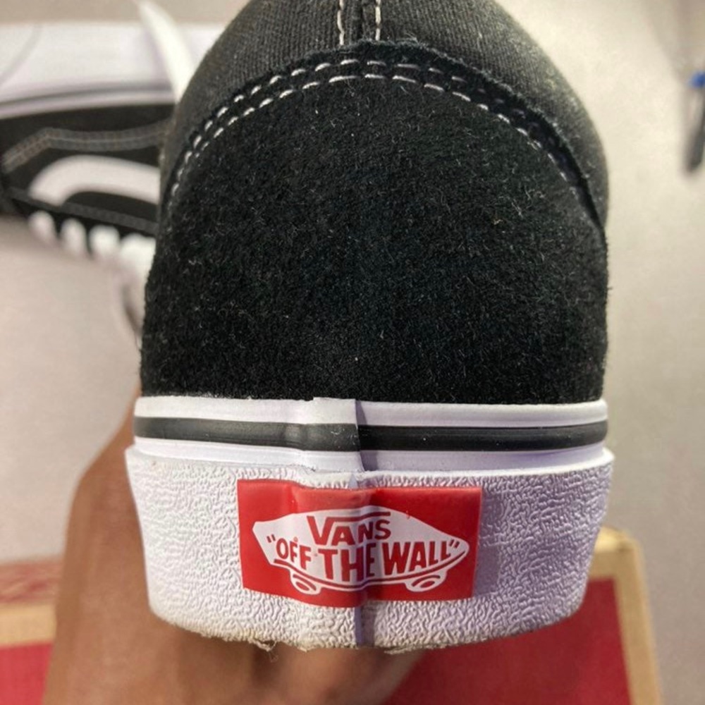 Vans - Picture 5 of 6